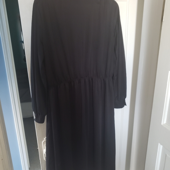 VINTAGE PLUS midi dress with snap placket - Picture 4 of 4